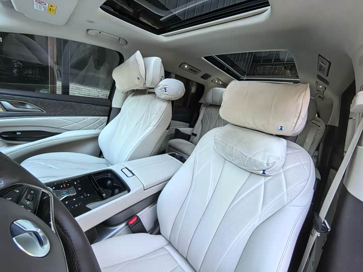 Denza D9 2025 2025款 DM-i 智驾版 1020 四驱尊荣型