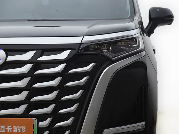 Denza D9 2025 2025款 DM-i 智驾版 1020 四驱尊荣型