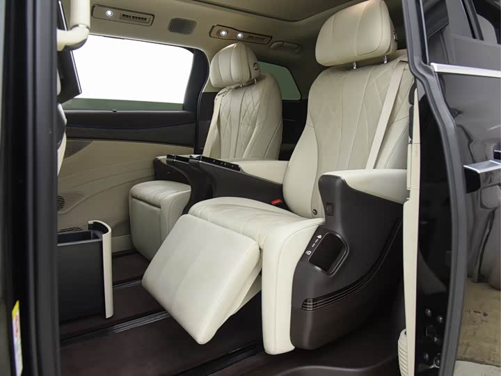 Denza D9 2025 2025款 DM-i 智驾版 1020 四驱尊荣型