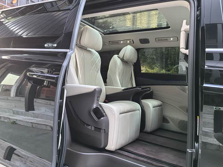 Denza D9 2025 2025款 DM-i 智驾版 1020 四驱尊荣型