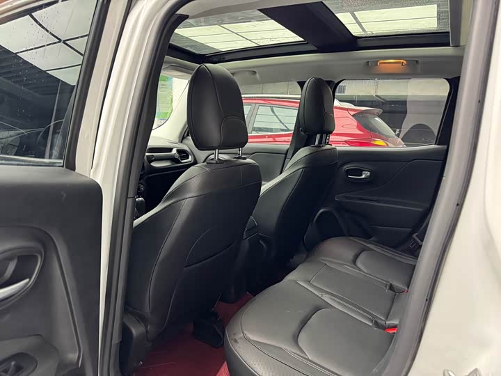 Jeep Renegade 2019 2019款 220T 自动精英版