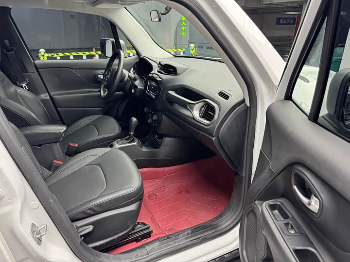 Jeep Renegade 2019 2019款 220T 自动精英版