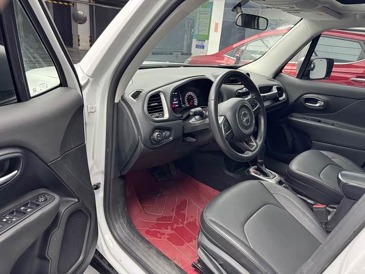 Jeep Renegade 2019 2019款 220T 自动精英版