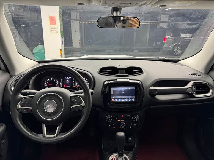 Jeep Renegade 2019 2019款 220T 自动精英版