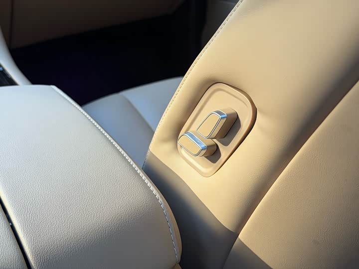 Aito M7 2024 2024款 1.5T 四驱Plus版 5座