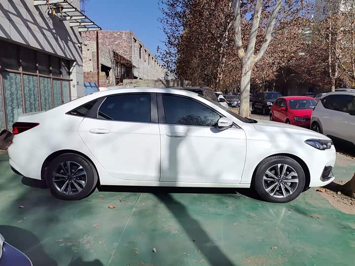 Ford Escort 2021 2021款 1.5L 自动钻石版