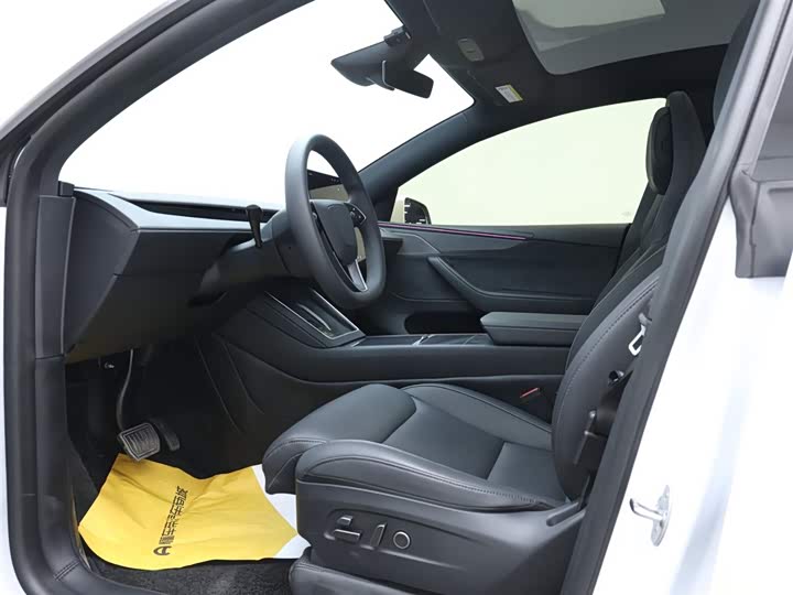 Tesla Model Y 2025 2025款 长续航全轮驱动版