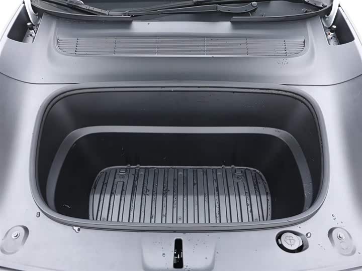 Tesla Model Y 2025 2025款 长续航全轮驱动版