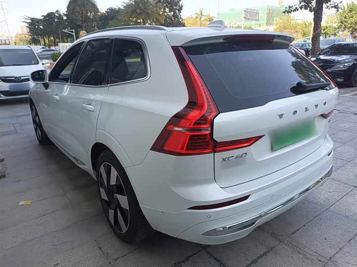 Volvo XC60 Hybrid 2025 2025款 插电式混动 长续航四驱智雅豪华版
