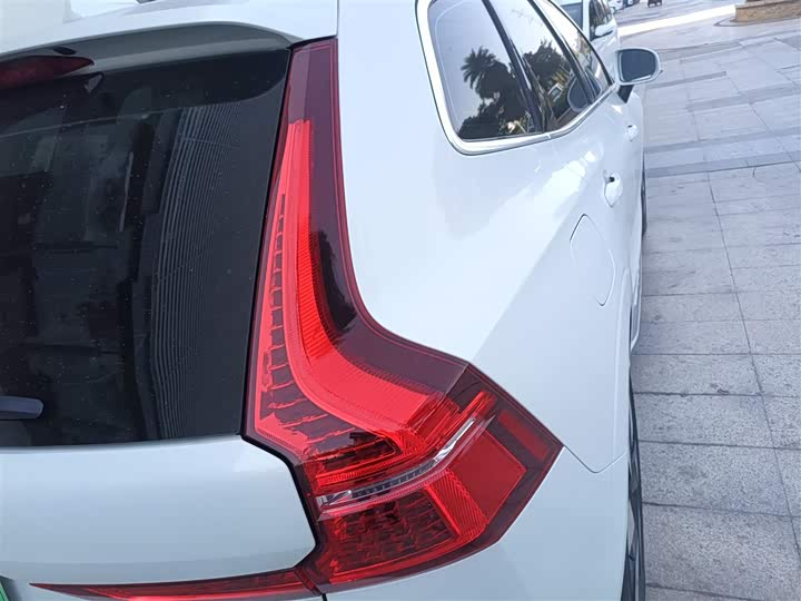 Volvo XC60 Hybrid 2025 2025款 插电式混动 长续航四驱智雅豪华版