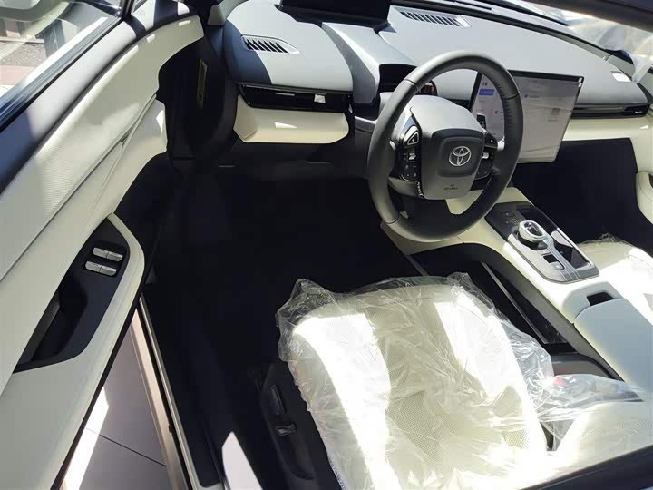 Toyota bZ5 2025 2025款 550 PRO智行版