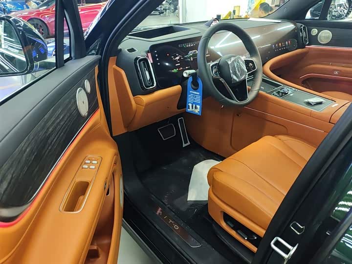 Aito M9 2025 2025款 增程 Ultra版 52kWh 6座版