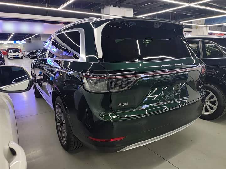 Aito M9 2025 2025款 增程 Ultra版 52kWh 6座版