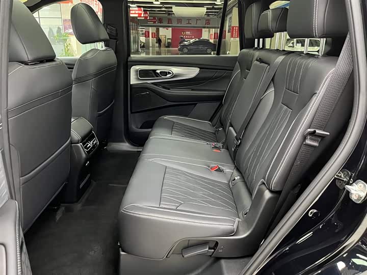 GAC Trumpchi GS8 2025 2025款 领航系列 2.0TGDI 四驱豪华版 5座