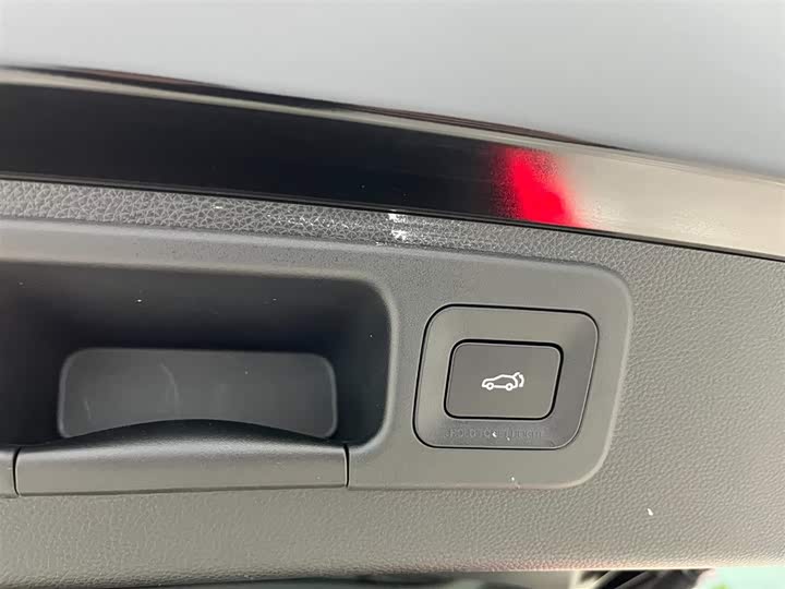 GAC Trumpchi GS8 2025 2025款 领航系列 2.0TGDI 四驱豪华版 5座