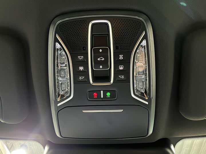 GAC Trumpchi GS8 2025 2025款 领航系列 2.0TGDI 四驱豪华版 5座