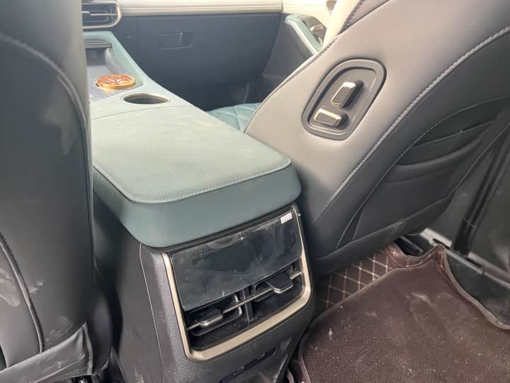 Jetour Shanhai L9 2024 2024款 1.5TD 2DHT Max 7座