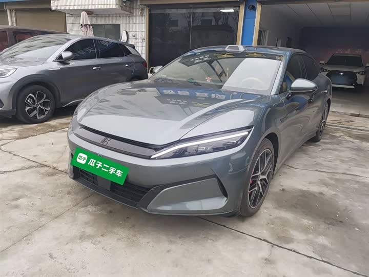BYD Han L 2025 2025款 DM-p 四驱激光雷达旗舰型
