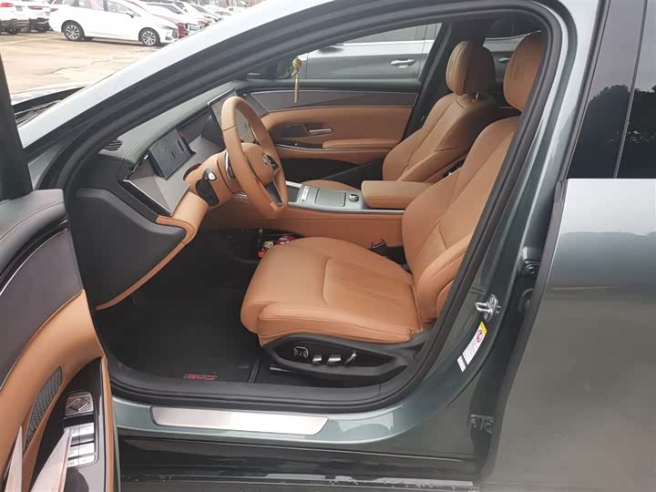 BYD Han L 2025 2025款 DM-p 四驱激光雷达旗舰型