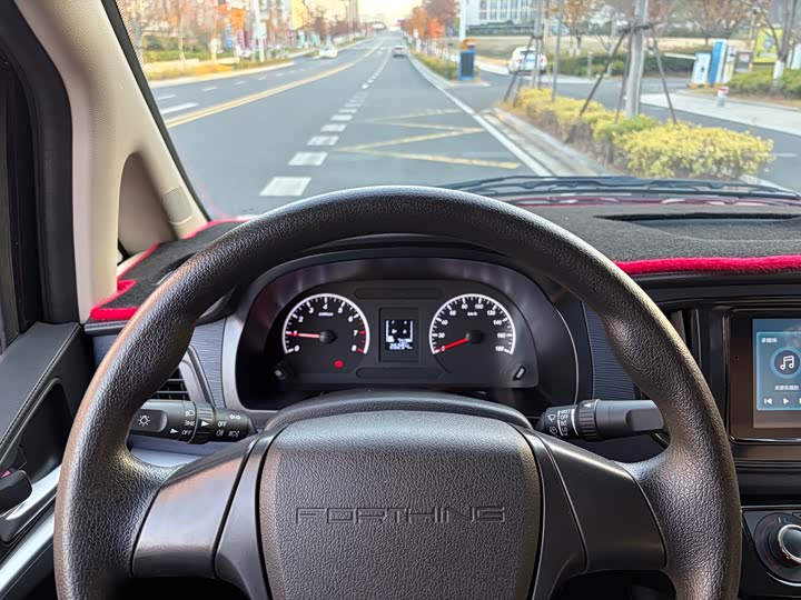 Dongfeng Forthing Lingzhi M5 2023 2023款 M5L 1.6L 基本型 7座