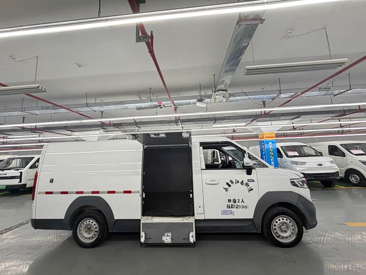 Foton Smart Smurf E7 2024 2024款 纯电动厢式运输车 平顶2座 宁德时代46.36kWh