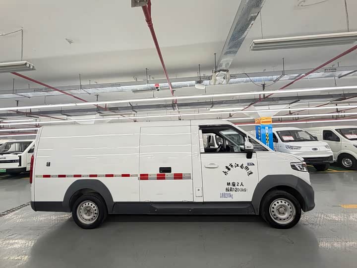 Foton Smart Smurf E7 2024 2024款 纯电动厢式运输车 平顶2座 宁德时代46.36kWh