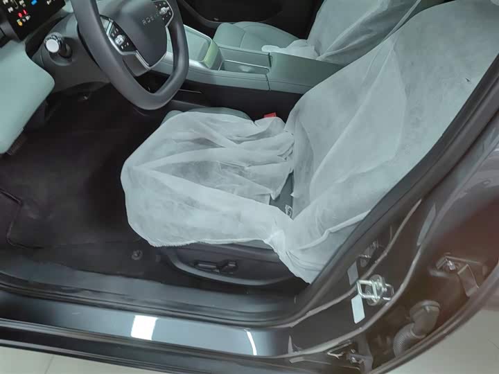 Roewe D6 2025 2025款 450km 尊享版