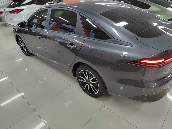 Roewe D6 2025 2025款 450km 尊享版