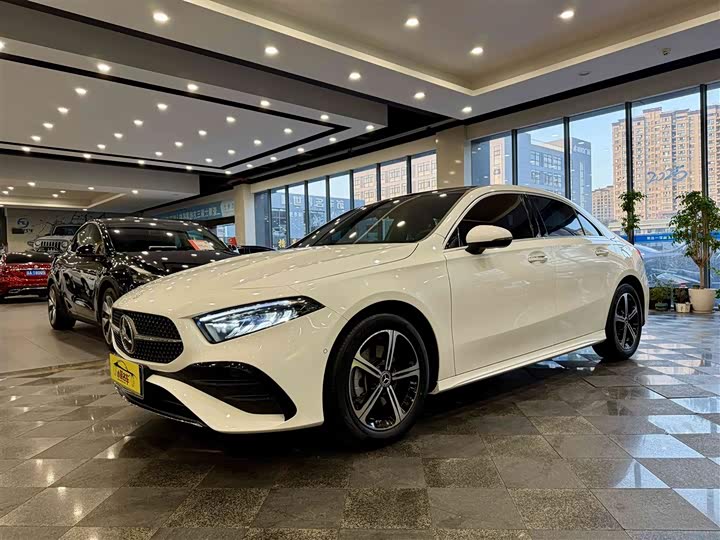 Mercedes-Benz A-Class 2025 2025款 A 200 L 时尚型