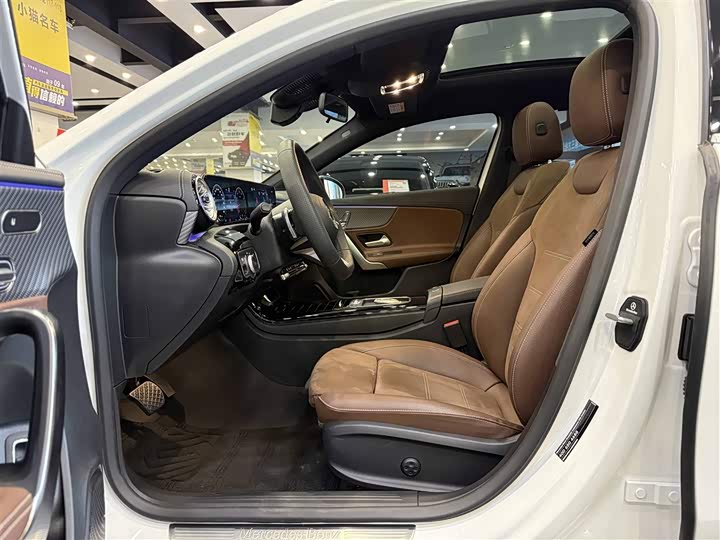 Mercedes-Benz A-Class 2025 2025款 A 200 L 时尚型