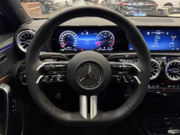 Mercedes-Benz A-Class 2025 2025款 A 200 L 时尚型