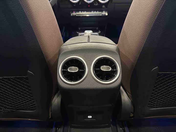 Mercedes-Benz A-Class 2025 2025款 A 200 L 时尚型