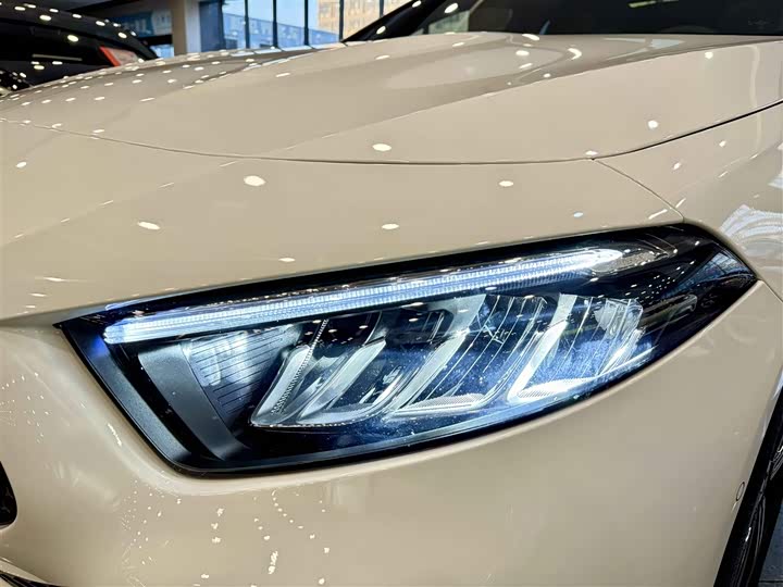 Mercedes-Benz A-Class 2025 2025款 A 200 L 时尚型