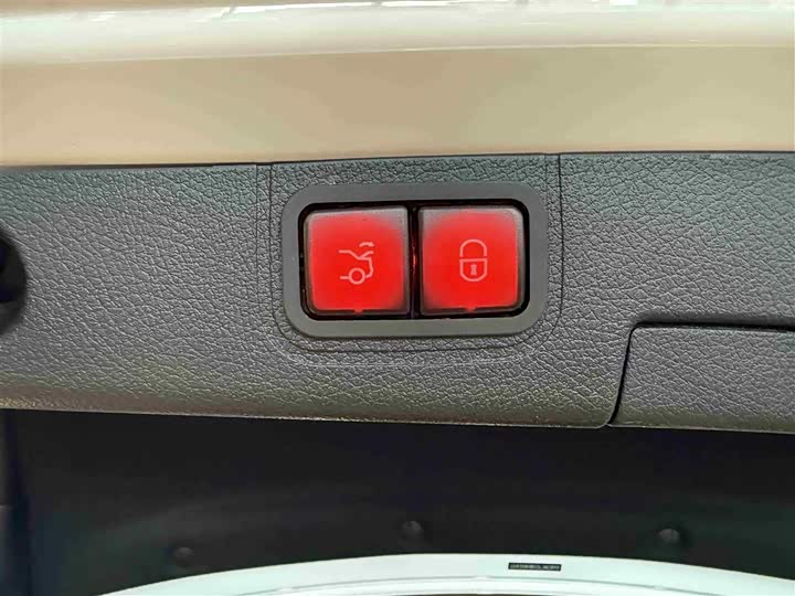 Mercedes-Benz A-Class 2025 2025款 A 200 L 时尚型