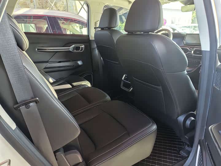 Geely Okavango 2022 2022款 1.8TD 自动舒适型 7座