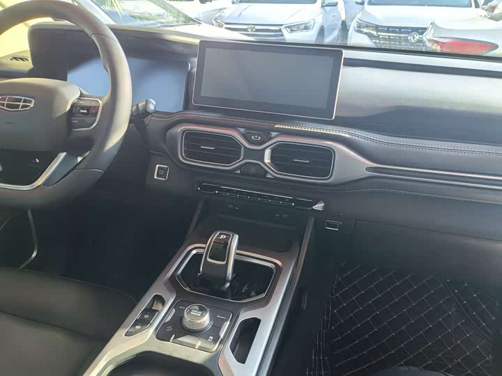 Geely Okavango 2022 2022款 1.8TD 自动舒适型 7座