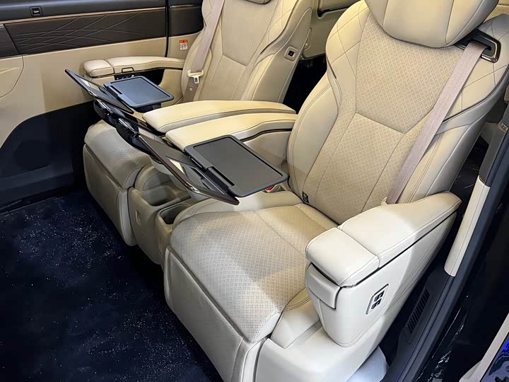 Toyota Vellfire 2024 2024款 皇冠 双擎 2.5L 至尊行政版