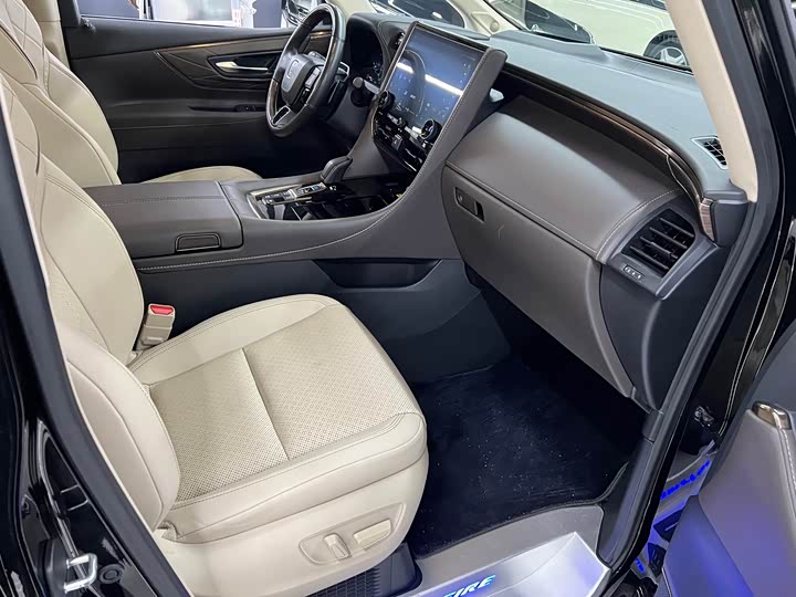 Toyota Vellfire 2024 2024款 皇冠 双擎 2.5L 至尊行政版