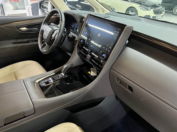 Toyota Vellfire 2024 2024款 皇冠 双擎 2.5L 至尊行政版