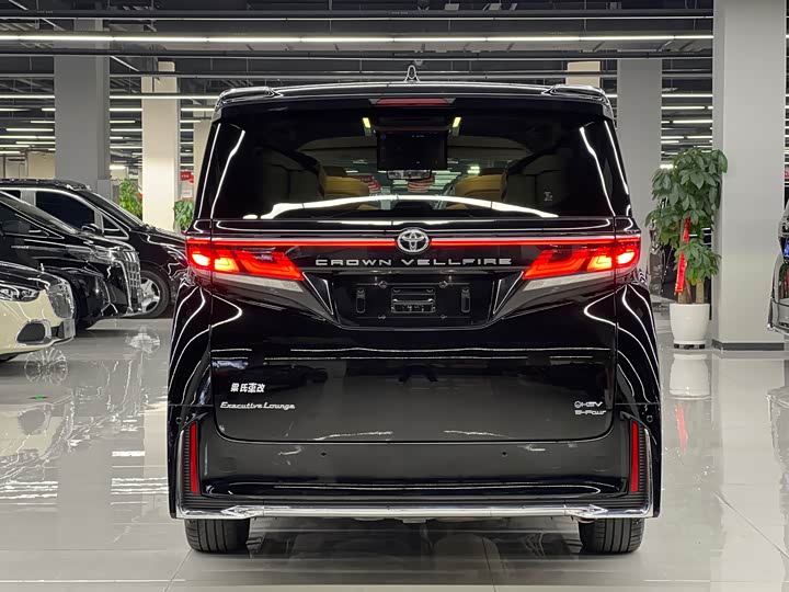 Toyota Vellfire 2024 2024款 皇冠 双擎 2.5L 至尊行政版