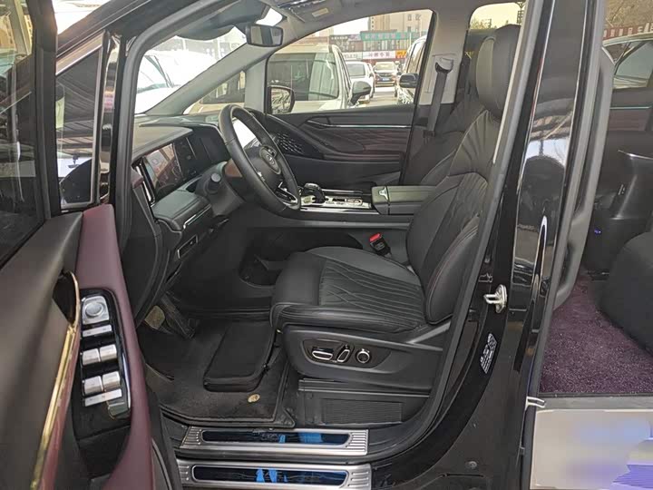 GAC Trumpchi M8 2024 2024款 大师系列 400T 至尊版