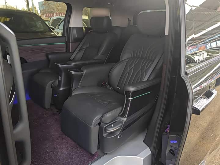 GAC Trumpchi M8 2024 2024款 大师系列 400T 至尊版