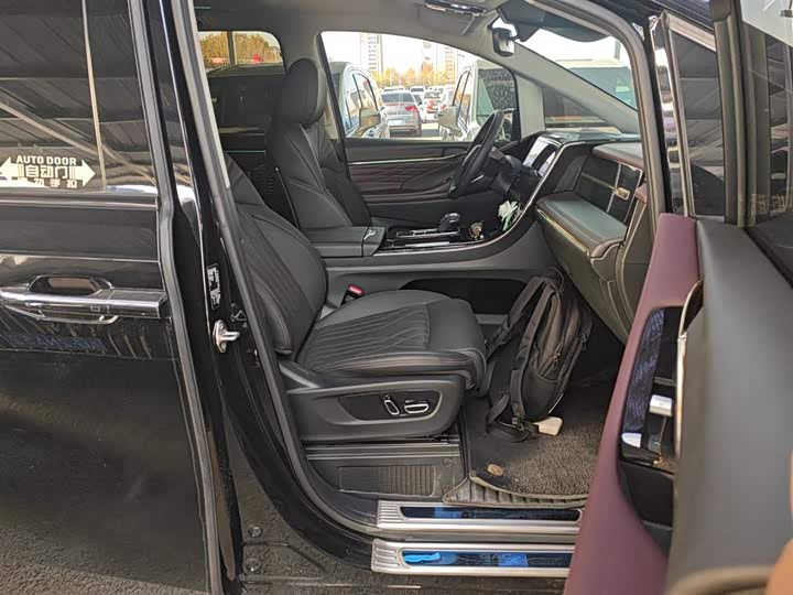 GAC Trumpchi M8 2024 2024款 大师系列 400T 至尊版