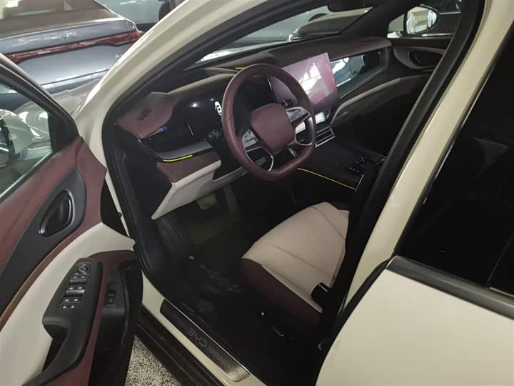 BYD Seal 07 DM-i Hybrid 2025 2025款 智驾版 DM-i 1.5L 125km 尊贵型