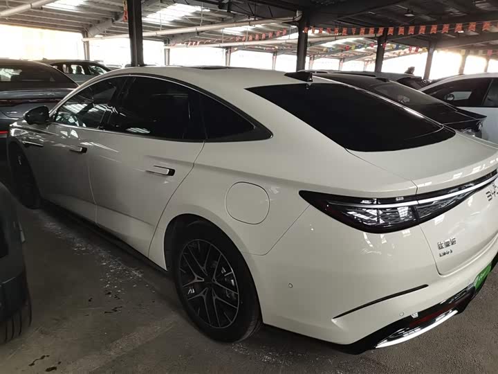 BYD Seal 07 DM-i Hybrid 2025 2025款 智驾版 DM-i 1.5L 125km 尊贵型