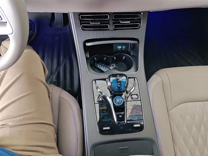 BYD Han 2025 2025款 DM-i 智驾版 125KM激光雷达旗舰型