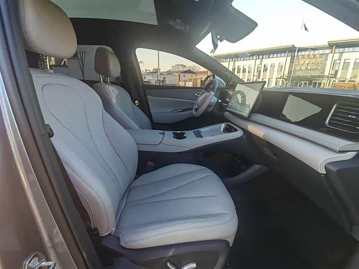 2025 BYD Sea Lion 06 Hybrid/EV