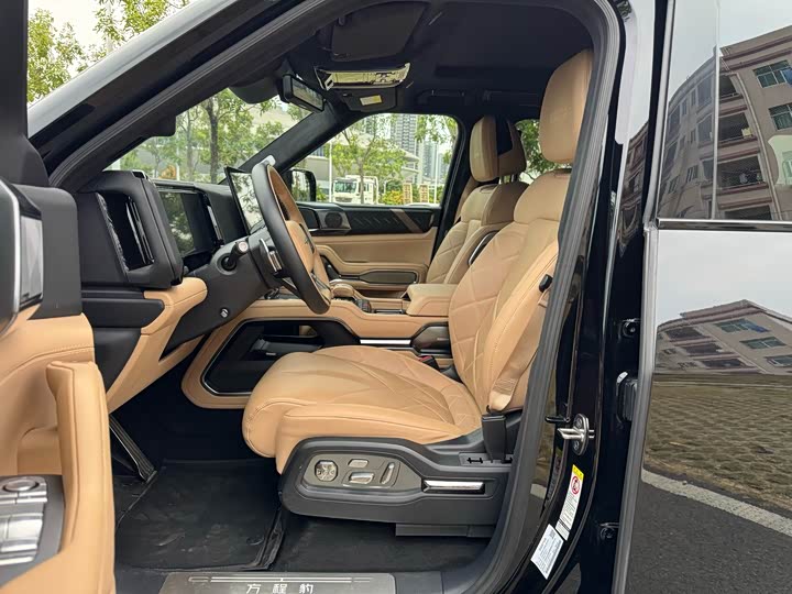 BYD FangChengBao Leopard 8 2025 2025款 智勇旗舰版 7座