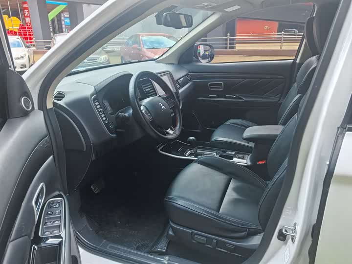 Mitsubishi Outlander 2021 2021款 2.0L 两驱畅享版 5座