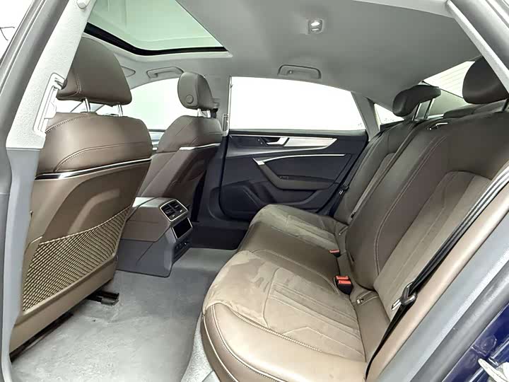 Audi A7L 2024 2024款 45TFSI S-line 筑梦型 流晶套装